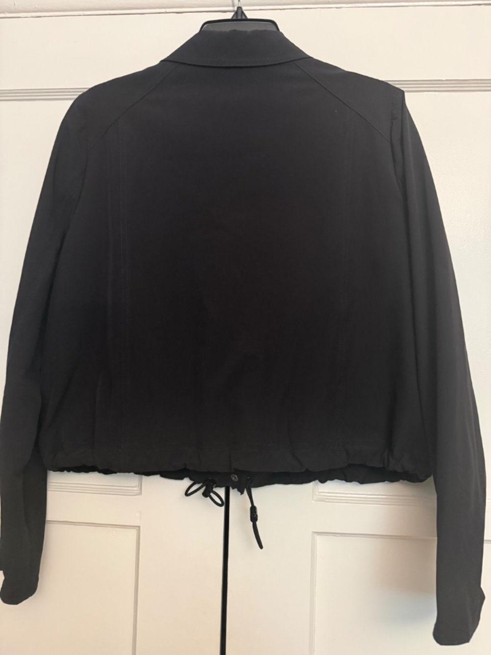 NWOT White House Black Market Black Cropped Jacket/Top Drawstring Hem Size M - Picture 3 of 5